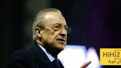 بدأ توجيه اللكمات لفلورنتينو بيريز