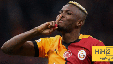 الاتفاق تم.. أوسيمين يختار مانشستر يونايتد