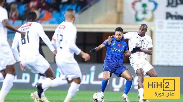 الشباب يسرق نقطتين من تحت أنياب الهلال الشباب يسرق نقطتين من تحت أنياب الهلال