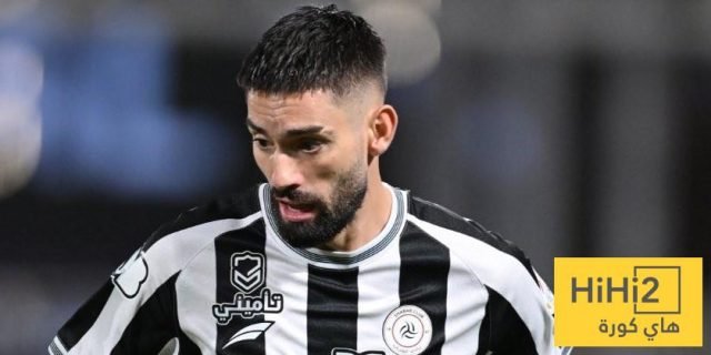 هل حُرم الشباب من ركلة جزاء أمام الهلال؟ خبير تحكيمي يُقيّم قرارات الحكم أوبرينوفيتش في قمة دوري روشن