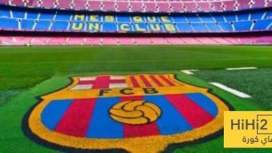 صورة.. تركيب جزء من عشب ملعب الكامب نو